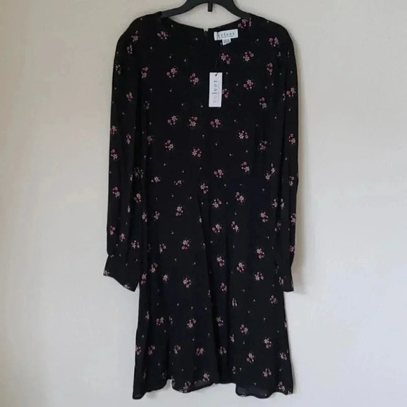 NWT Velvet Winola Floral Printed Challis D… - Picture 3 of 11
